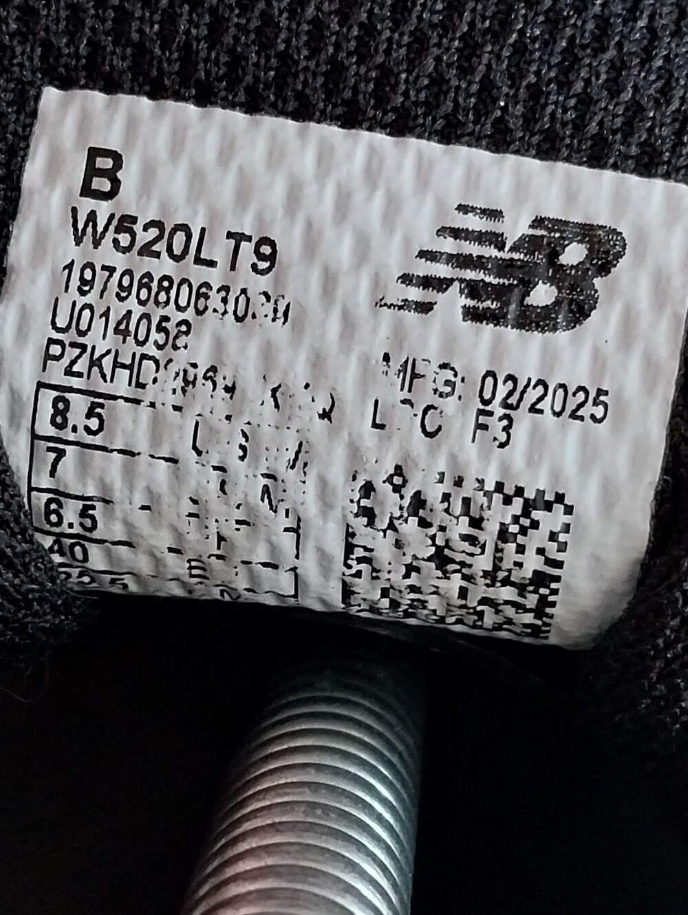 Pre-owned 2025 New Balance Fresh Foam 520 V9 - Picture 13 of 13